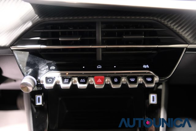 PEUGEOT 2008 usata, con Isofix