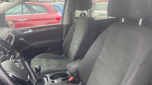 VOLKSWAGEN Touran usata, con Boardcomputer