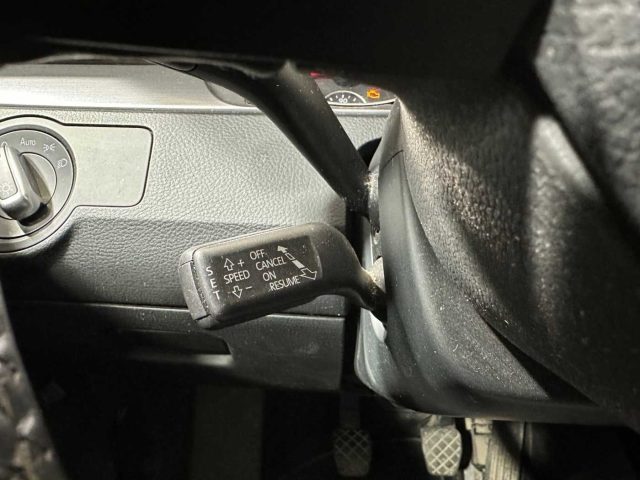 VOLKSWAGEN Passat usata 26