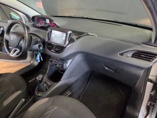 PEUGEOT 208 usata, con Airbag testa