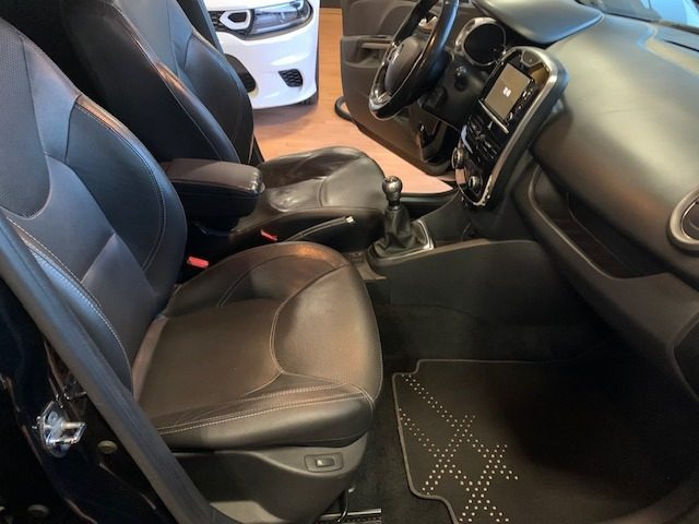 RENAULT Clio usata, con Sistema di navigazione