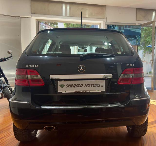 MERCEDES-BENZ B 180 usata, con Autoradio