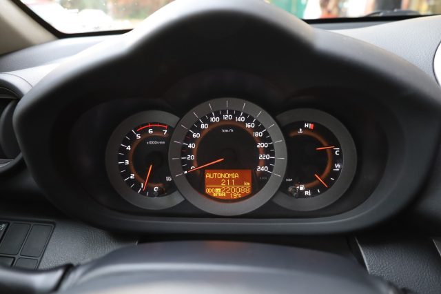 TOYOTA RAV 4 usata, con Bracciolo