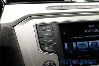 VOLKSWAGEN Passat Variant usata, con Luci diurne