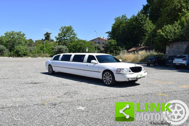 LINCOLN Town Car usata 0