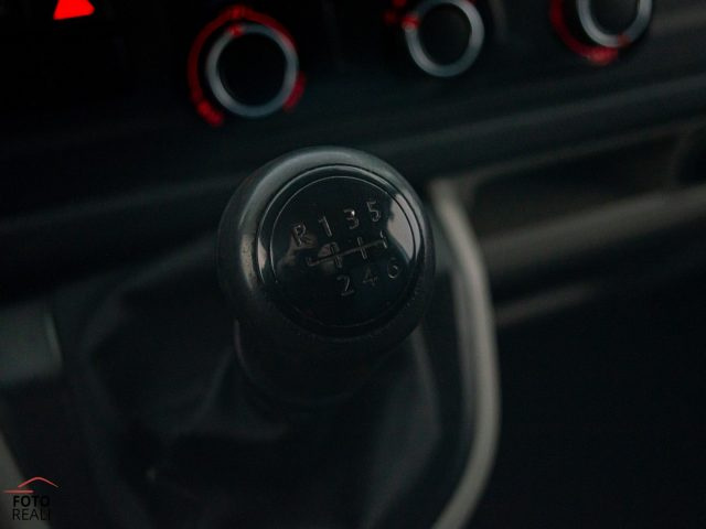 VOLKSWAGEN Transporter usata 31