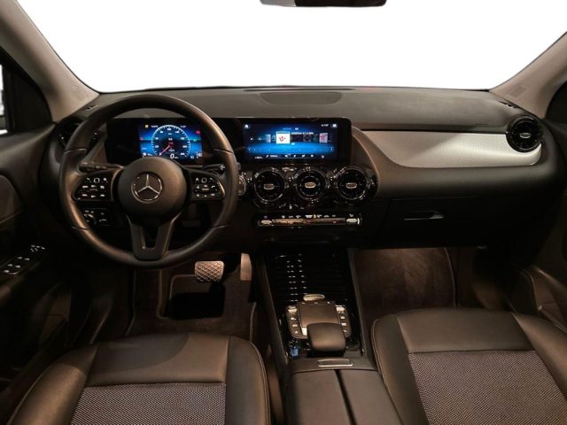 MERCEDES-BENZ GLA 200 usata, con Climatizzatore