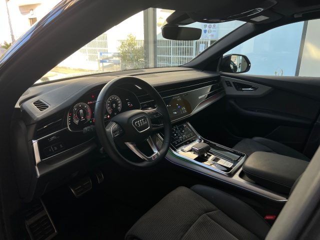 AUDI Q8 usata, con Luci diurne