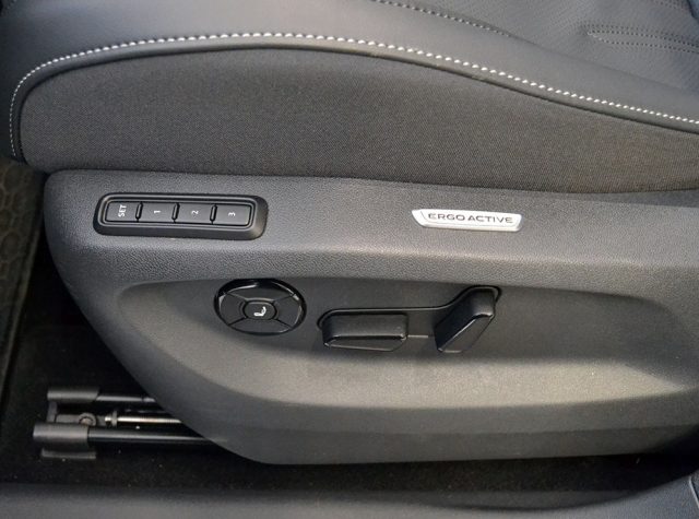 VOLKSWAGEN Tiguan usata, con Airbag laterali