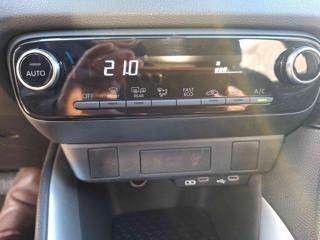 TOYOTA Yaris usata, con Volante multifunzione