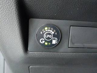 RENAULT Captur usata, con Autoradio digitale