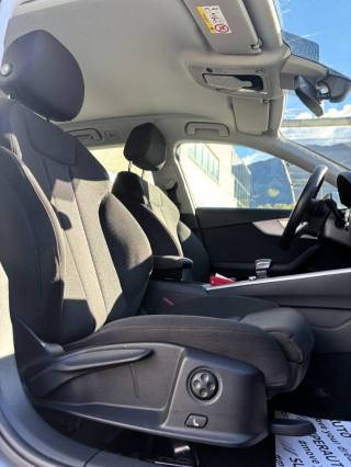 AUDI A4 usata, con Sensori di parcheggio anteriori
