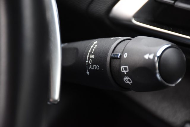 PEUGEOT 5008 usata, con Controllo vocale