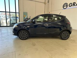 LANCIA Ypsilon usata, con Autoradio
