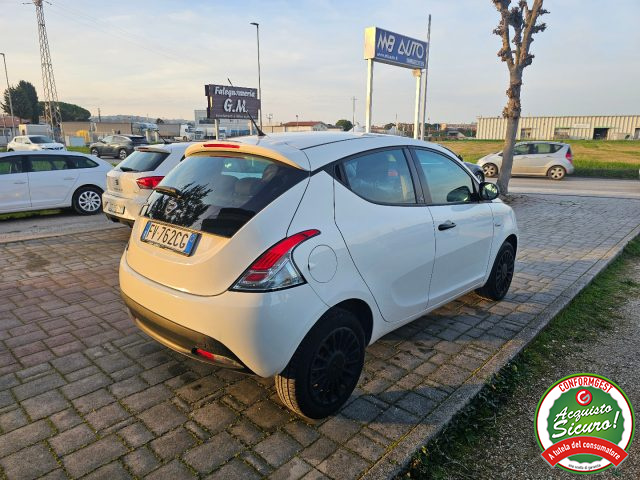 LANCIA Ypsilon usata, con Autoradio