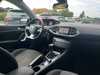 PEUGEOT 308 usata, con Controllo automatico clima