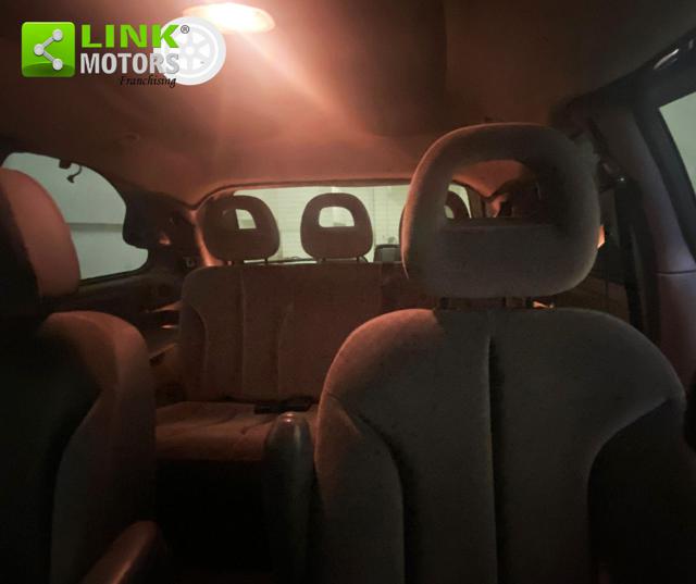CHRYSLER Voyager usata, con Autoradio