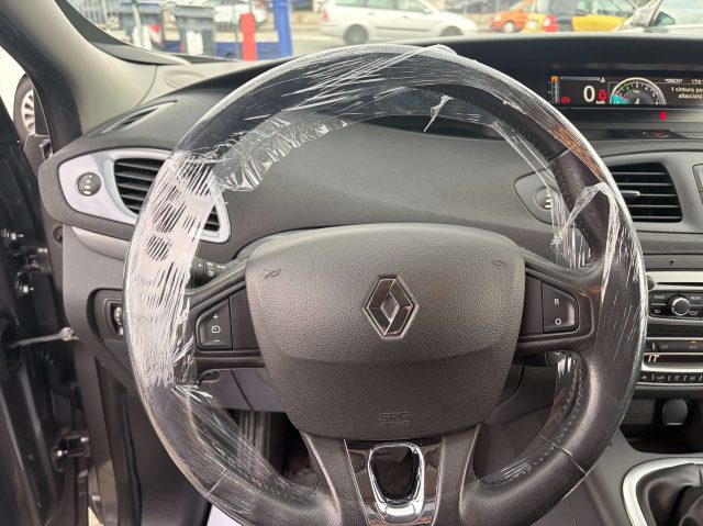 RENAULT Scenic usata, con Park Distance Control