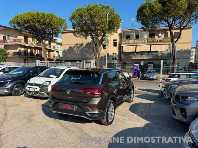 VOLKSWAGEN T-Roc usata, con Autoradio