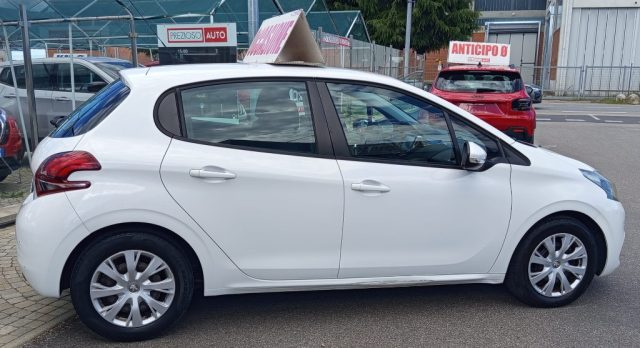 PEUGEOT 208 usata, con Alzacristalli elettrici