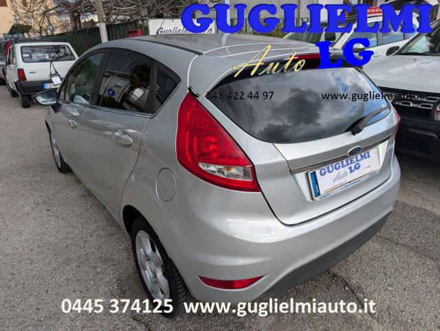 FORD Fiesta usata, con Autoradio