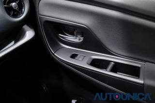 TOYOTA Yaris usata, con Frenata d