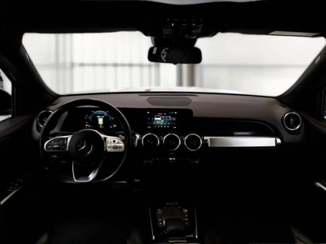 MERCEDES-BENZ GLB 200 usata, con Chiusura centralizzata