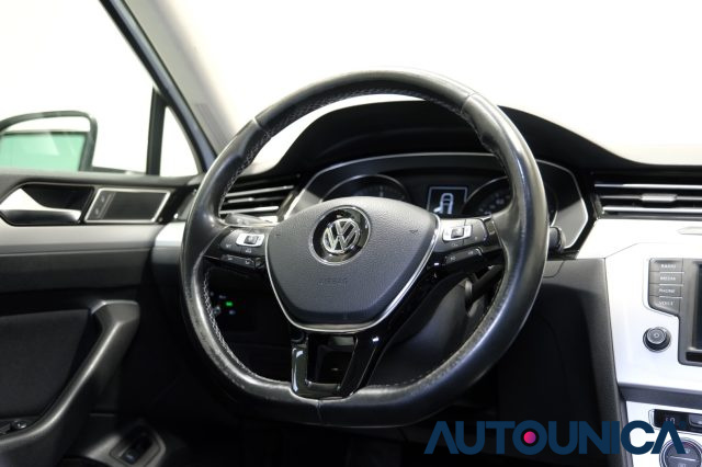 VOLKSWAGEN Passat Variant usata 46