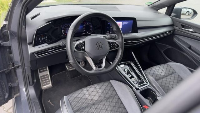 VOLKSWAGEN Golf usata, con Airbag laterali
