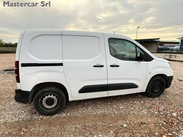 TOYOTA Proace City usata, con Autoradio