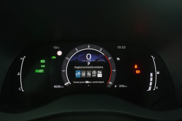 TOYOTA Yaris Cross usata 5