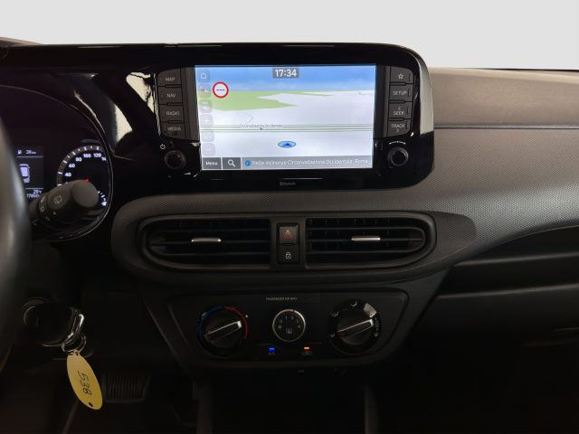 HYUNDAI i10 usata 12