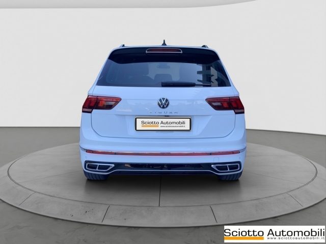 VOLKSWAGEN Tiguan usata, con Autoradio