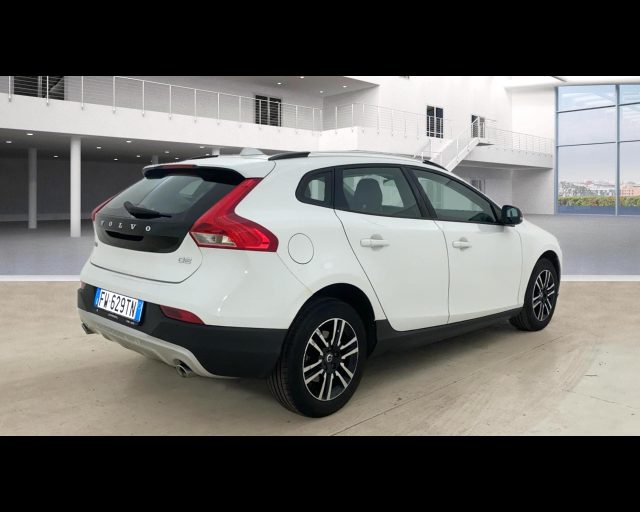 VOLVO V40 Cross Country usata, con Cerchi in lega