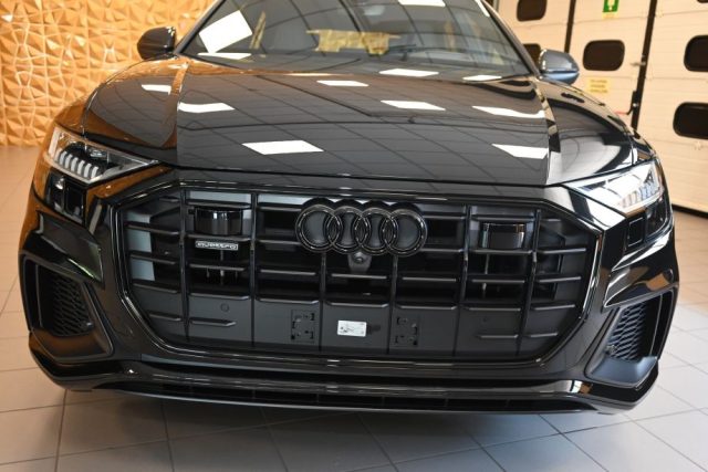 AUDI Q8 usata 170
