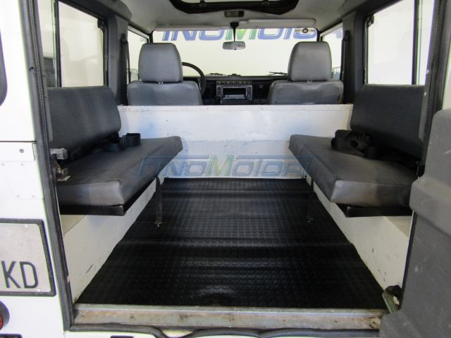 LAND ROVER Defender usata 8