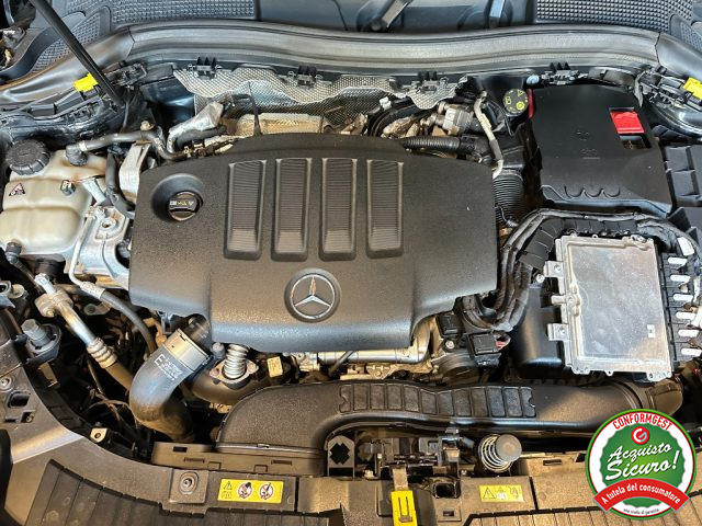 MERCEDES-BENZ GLA 200 usata, con Fari LED