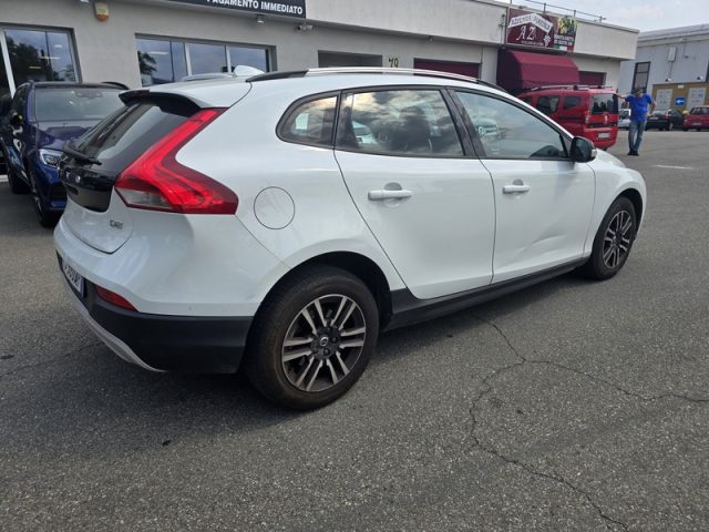 VOLVO V40 Cross Country usata, con Airbag
