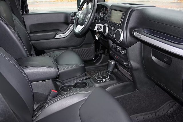 JEEP Wrangler usata, con Interni in pelle