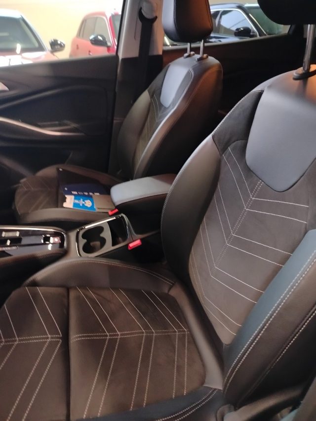 OPEL Grandland usata, con Specchietti laterali elettrici