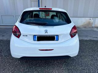PEUGEOT 208 usata, con Autoradio