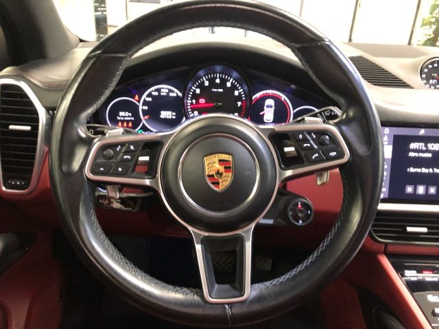 PORSCHE Cayenne usata, con Sedile posteriore sdoppiato