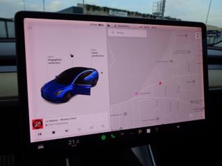 TESLA Model 3 usata, con Fendinebbia