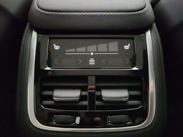 VOLVO XC90 usata, con USB