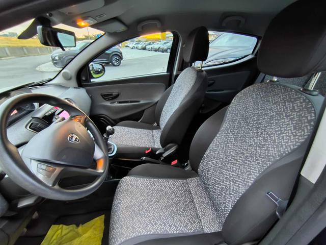 LANCIA Ypsilon usata, con Park Distance Control