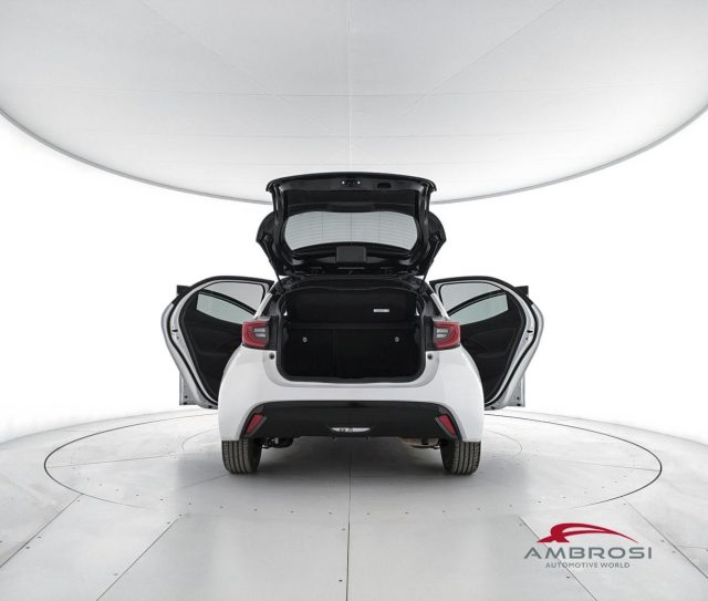TOYOTA Yaris usata 6