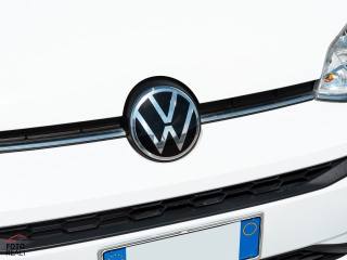 VOLKSWAGEN up! usata, con Autoradio digitale