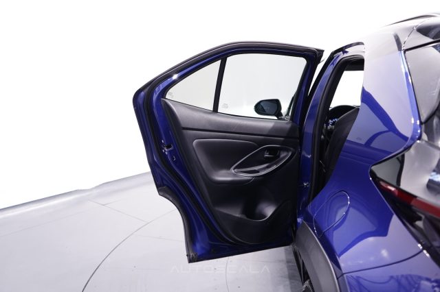 TOYOTA Yaris Cross usata, con Autoradio digitale