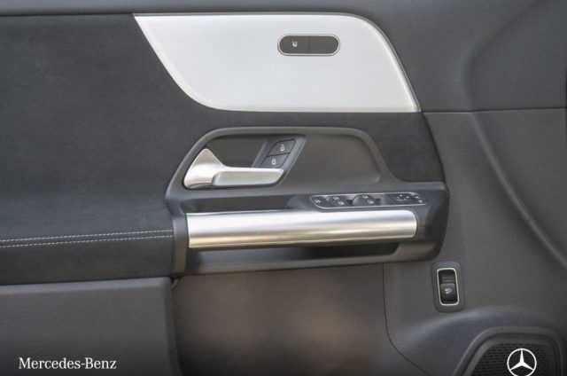 MERCEDES-BENZ GLA 180 usata, con Cruise Control