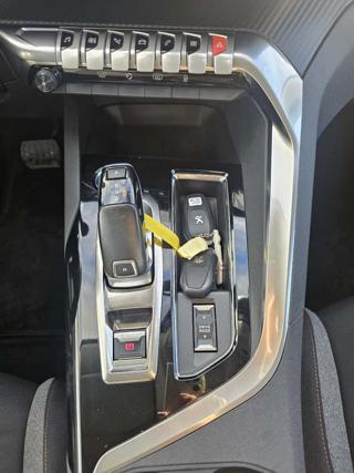 PEUGEOT 3008 usata, con Sedile posteriore sdoppiato